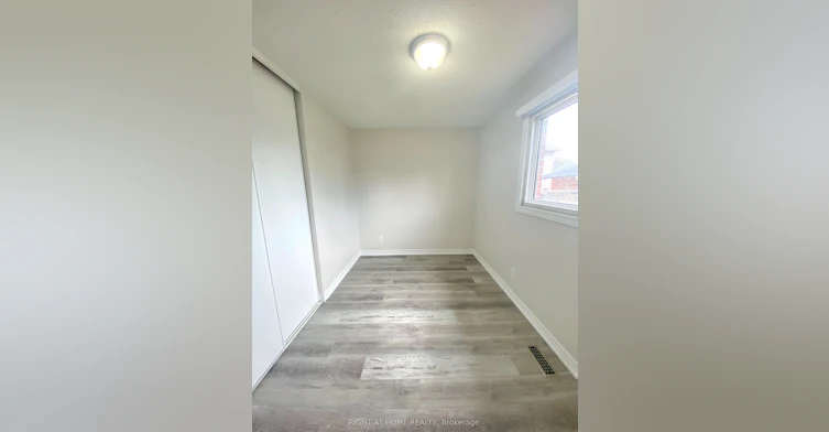 118 Avening Drive, Toronto, ON, M9V 4E6 - 10