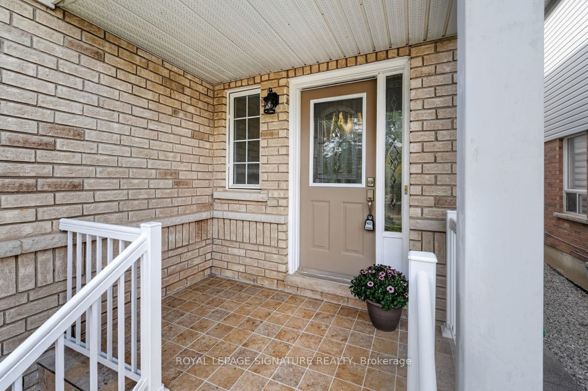 19 Mossgrove Crescent, Brampton, ON, L7A 3E6 - 3