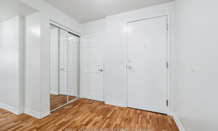 525-3888 Duke Of York Boulevard