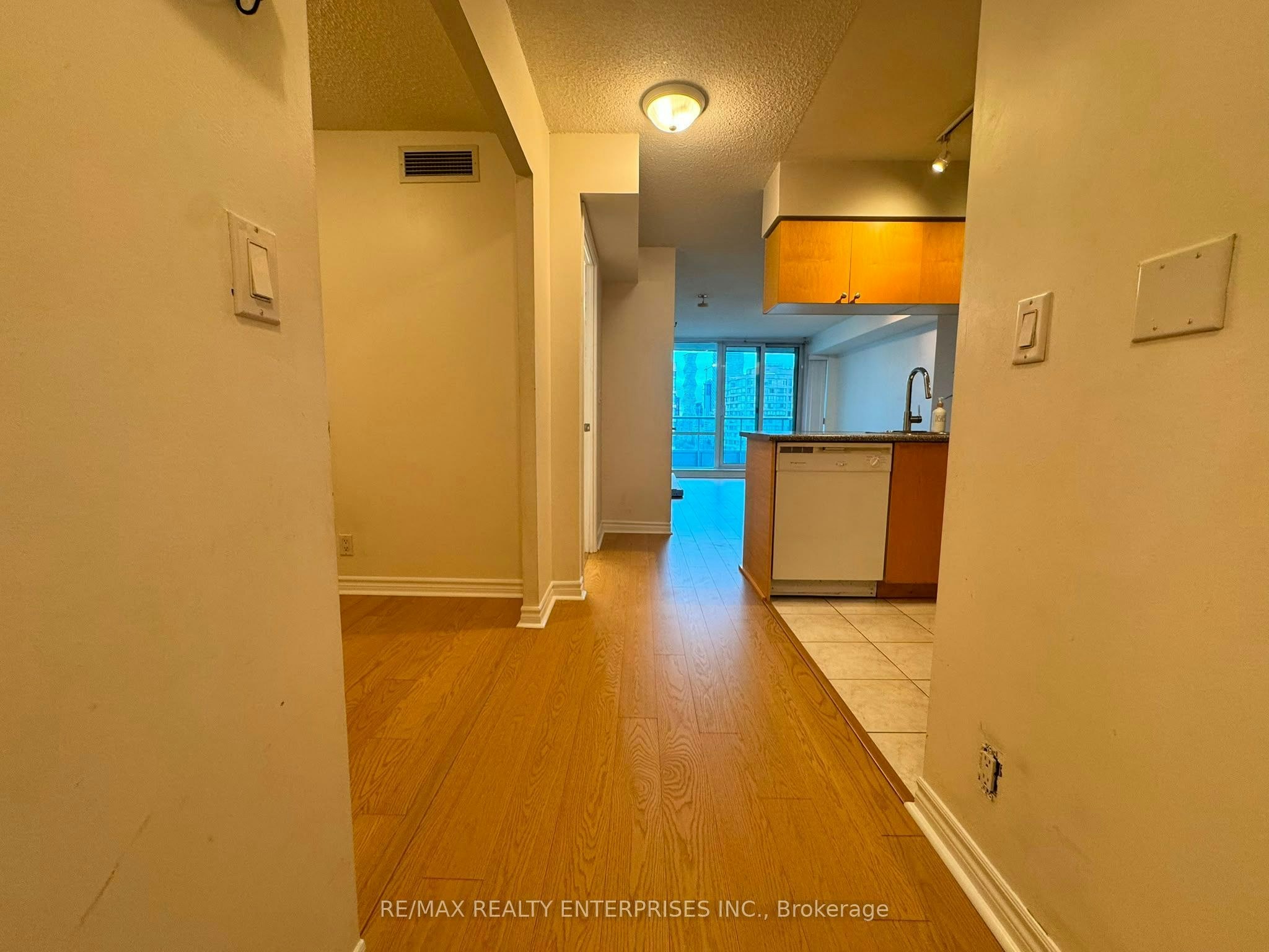 2107-1 Elm Drive W, Mississauga, ON, L5B 4M1 - 2