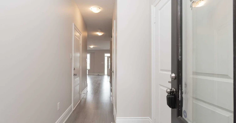 5226 Pinedale Drive, Burlington, ON, L7L 4J1 - 4