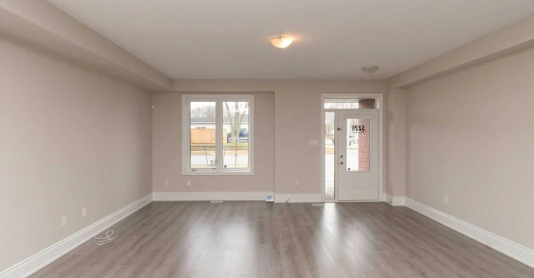 5226 Pinedale Drive, Burlington, ON, L7L 4J1 - 7