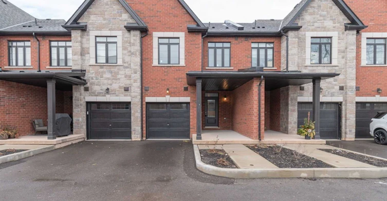 5226 Pinedale Drive, Burlington, ON, L7L 4J1 - 2