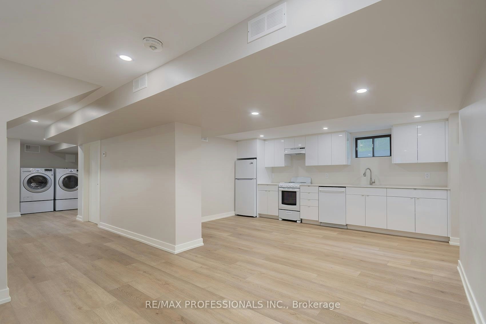 57 Enfield Avenue, Toronto, ON, M8W 1T6 - 5