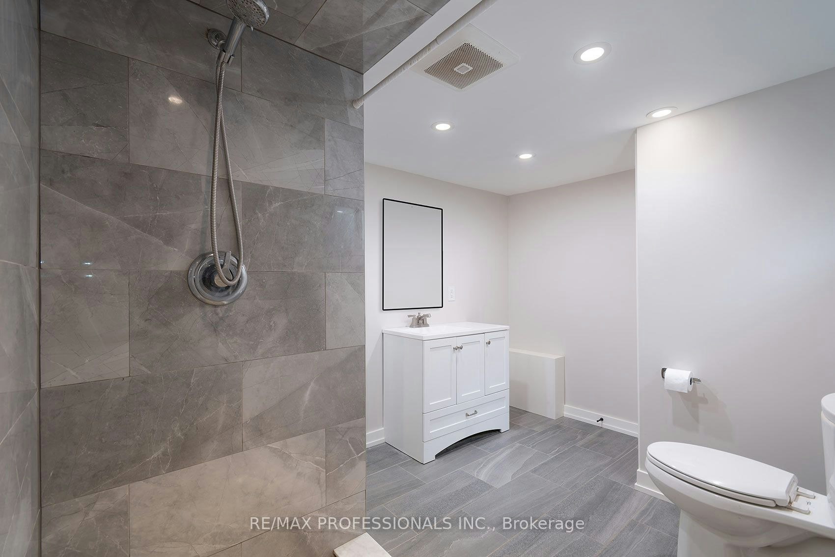 57 Enfield Avenue, Toronto, ON, M8W 1T6 - 11
