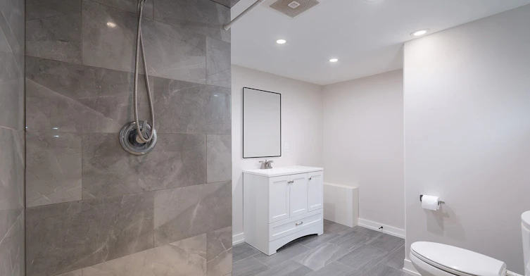 57 Enfield Avenue, Toronto, ON, M8W 1T6 - 11