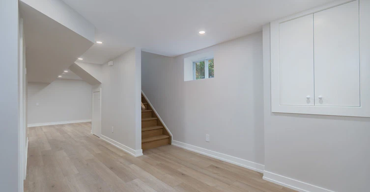 57 Enfield Avenue, Toronto, ON, M8W 1T6 - 14