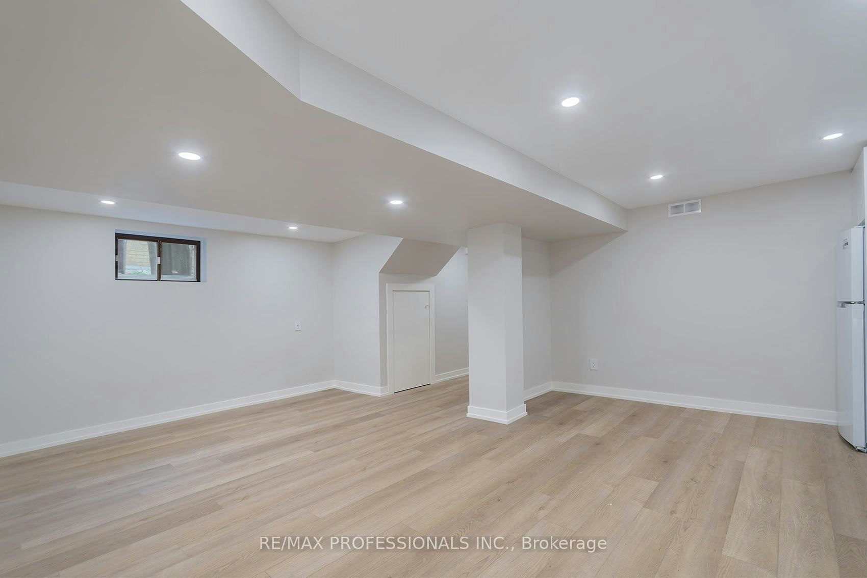 57 Enfield Avenue, Toronto, ON, M8W 1T6 - 7