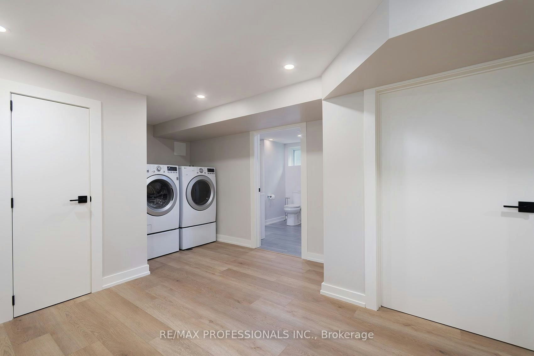 57 Enfield Avenue, Toronto, ON, M8W 1T6 - 13