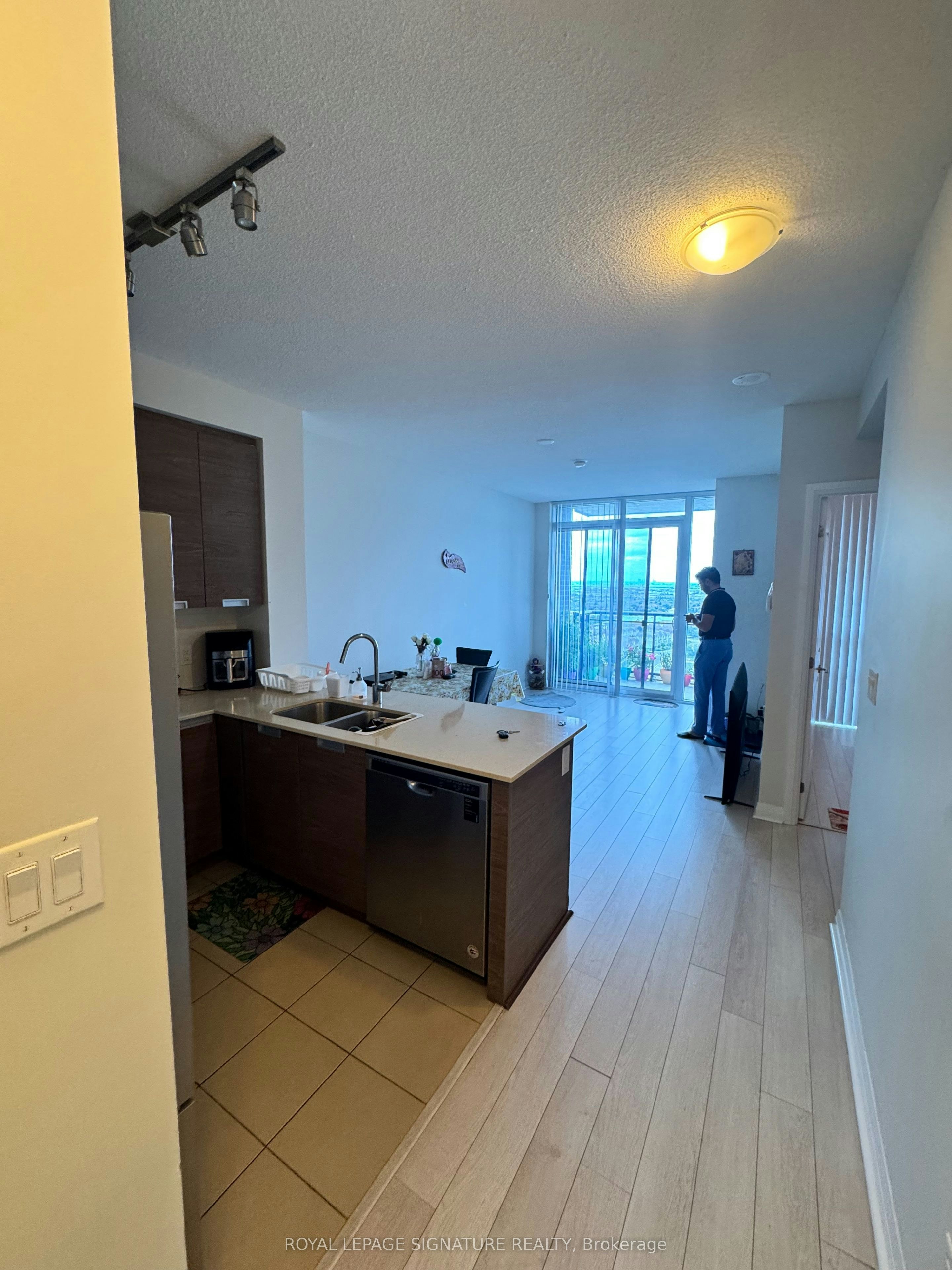 2003-5025 Four Springs Avenue, Mississauga, ON, L5R 0G5 - 2
