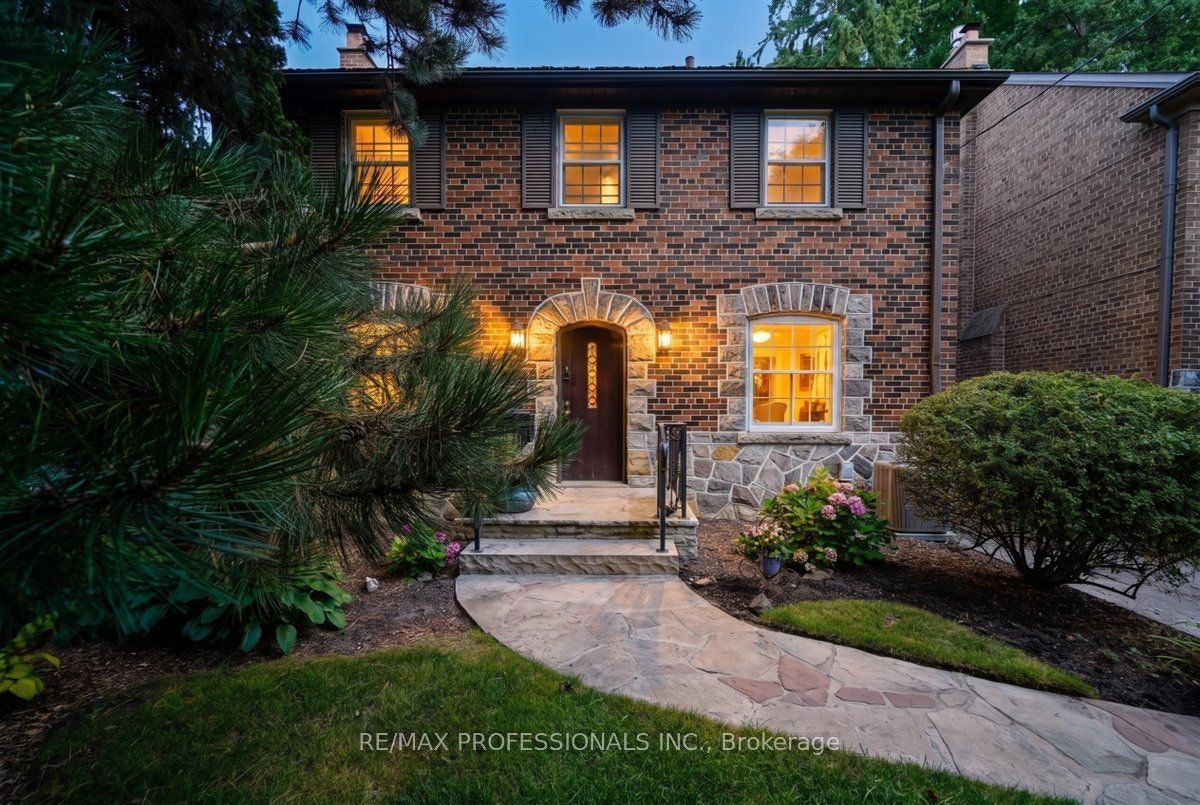 65 Dunedin Drive, Toronto, ON, M8X 2K7