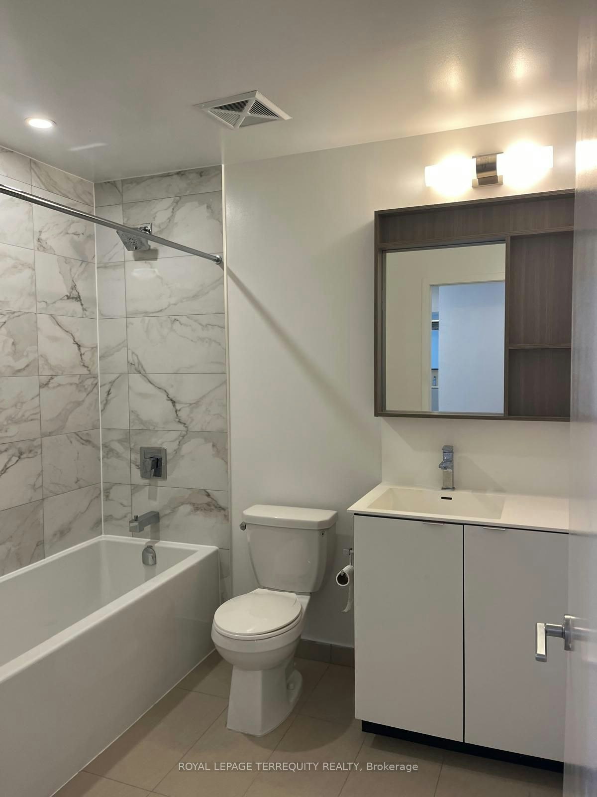 2908-4065 Confederation Parkway, Mississauga, ON, L5B 0L4 - 9
