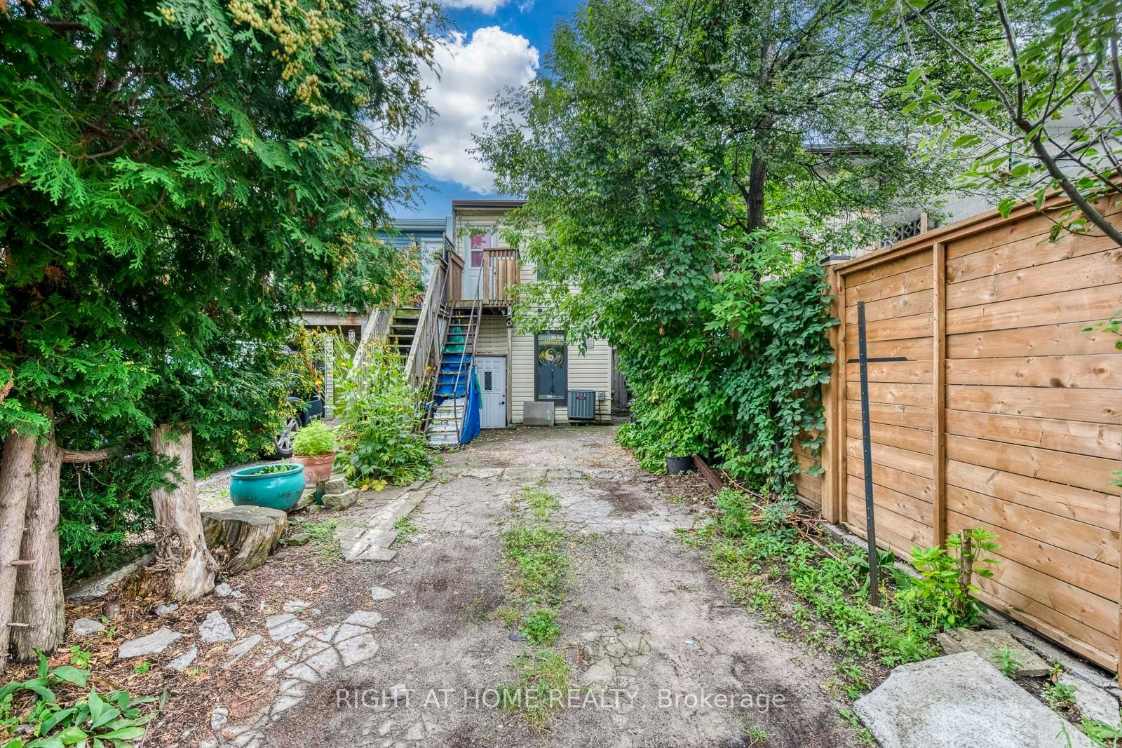A-3146 Dundas St Street W, Toronto, ON, M6P 2A1 - 26