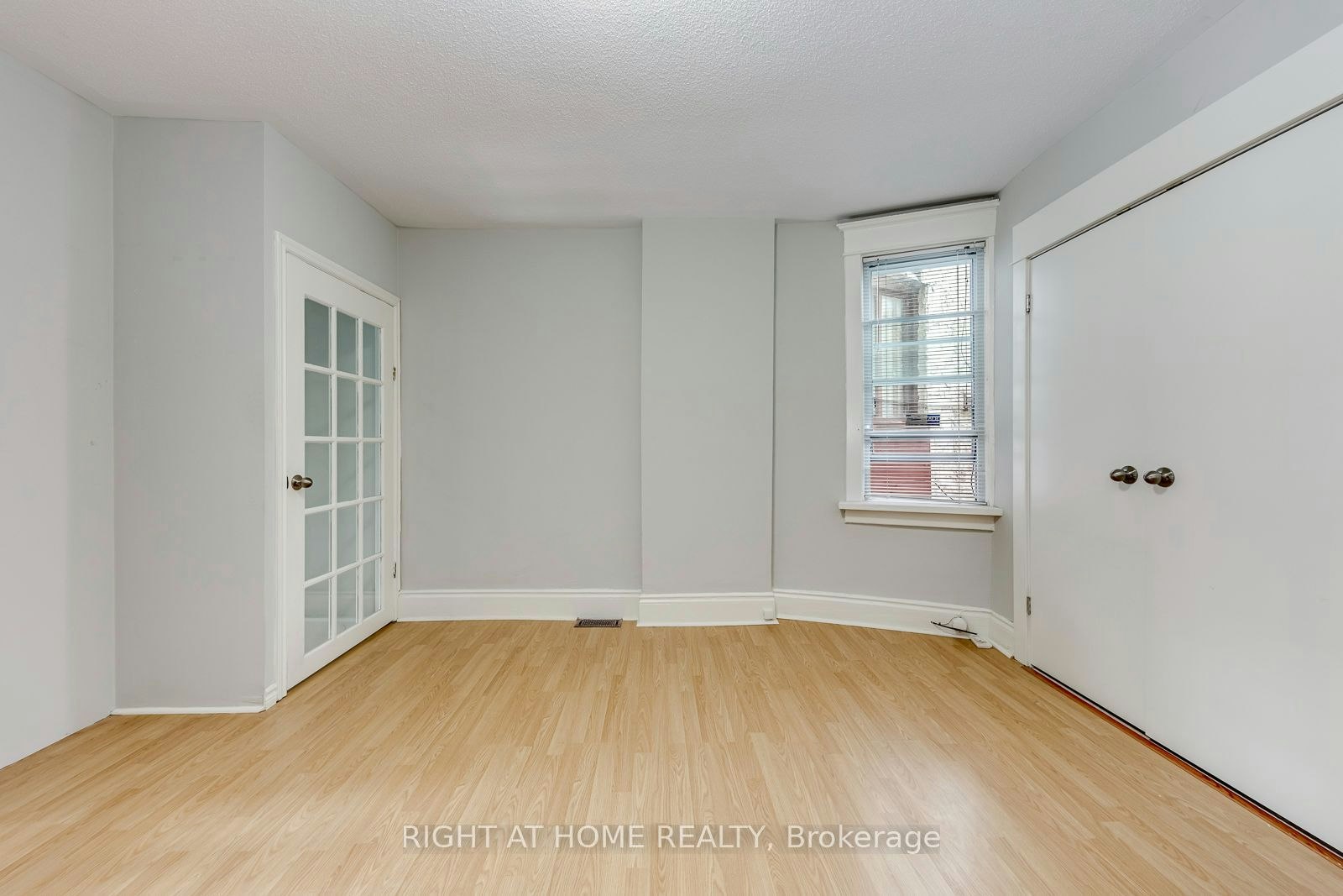 A-3146 Dundas St Street W, Toronto, ON, M6P 2A1 - 7