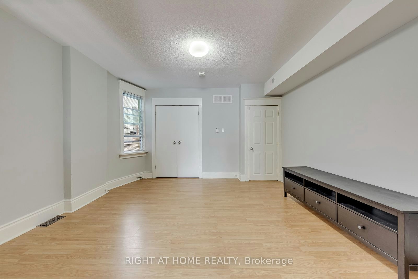 A-3146 Dundas St Street W, Toronto, ON, M6P 2A1 - 8