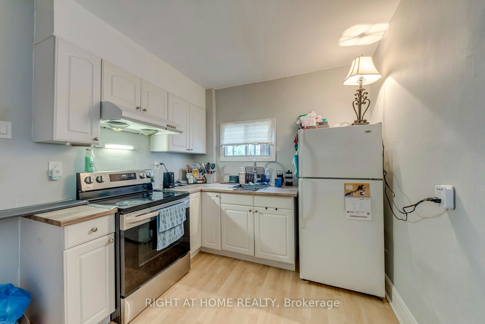 A-3146 Dundas St Street W, Toronto, ON, M6P 2A1 - 19