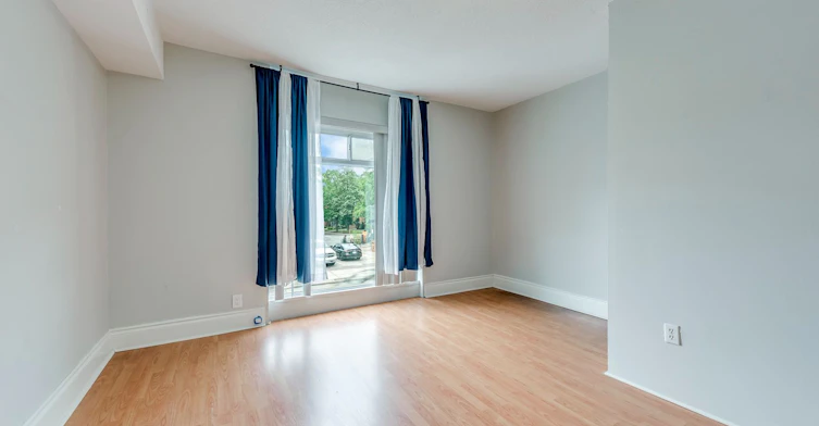 A-3146 Dundas St Street W, Toronto, ON, M6P 2A1 - 11
