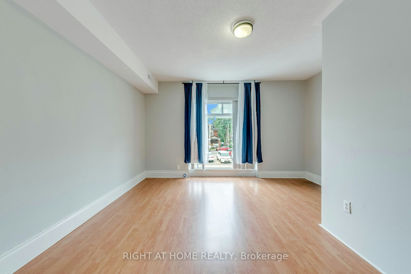 A-3146 Dundas St Street W, Toronto, ON, M6P 2A1 - 10