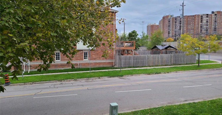 3-54 Rabbit Lane, Toronto, ON, M9B 5S7 - 2
