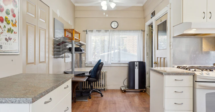 Main Level 2 Bedroom-2585 Lake Shore Boulevard W, Toronto, ON, M8V 1G3 - 17