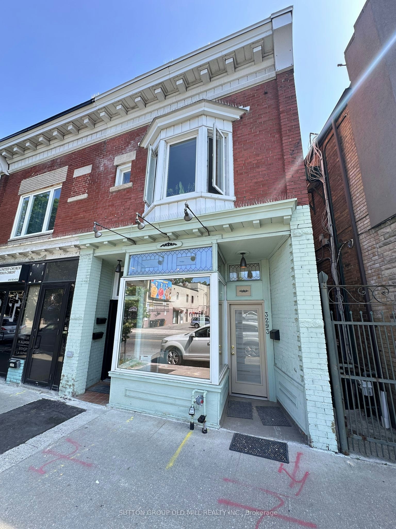 2nd Floor-3293 Dundas Street W, Toronto, ON, M6P 2A5 - 16