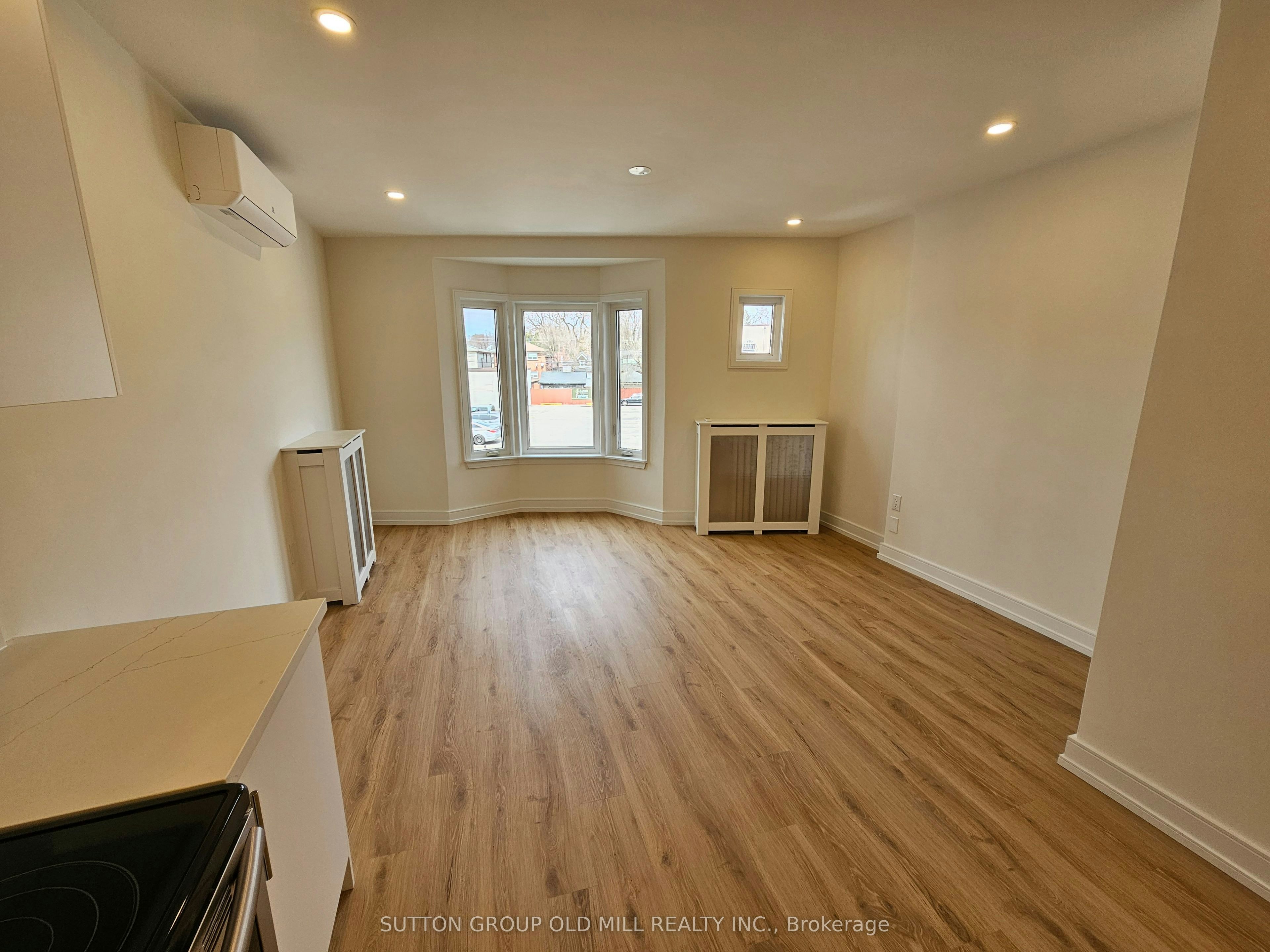 2nd Floor-3293 Dundas Street W, Toronto, ON, M6P 2A5 - 2