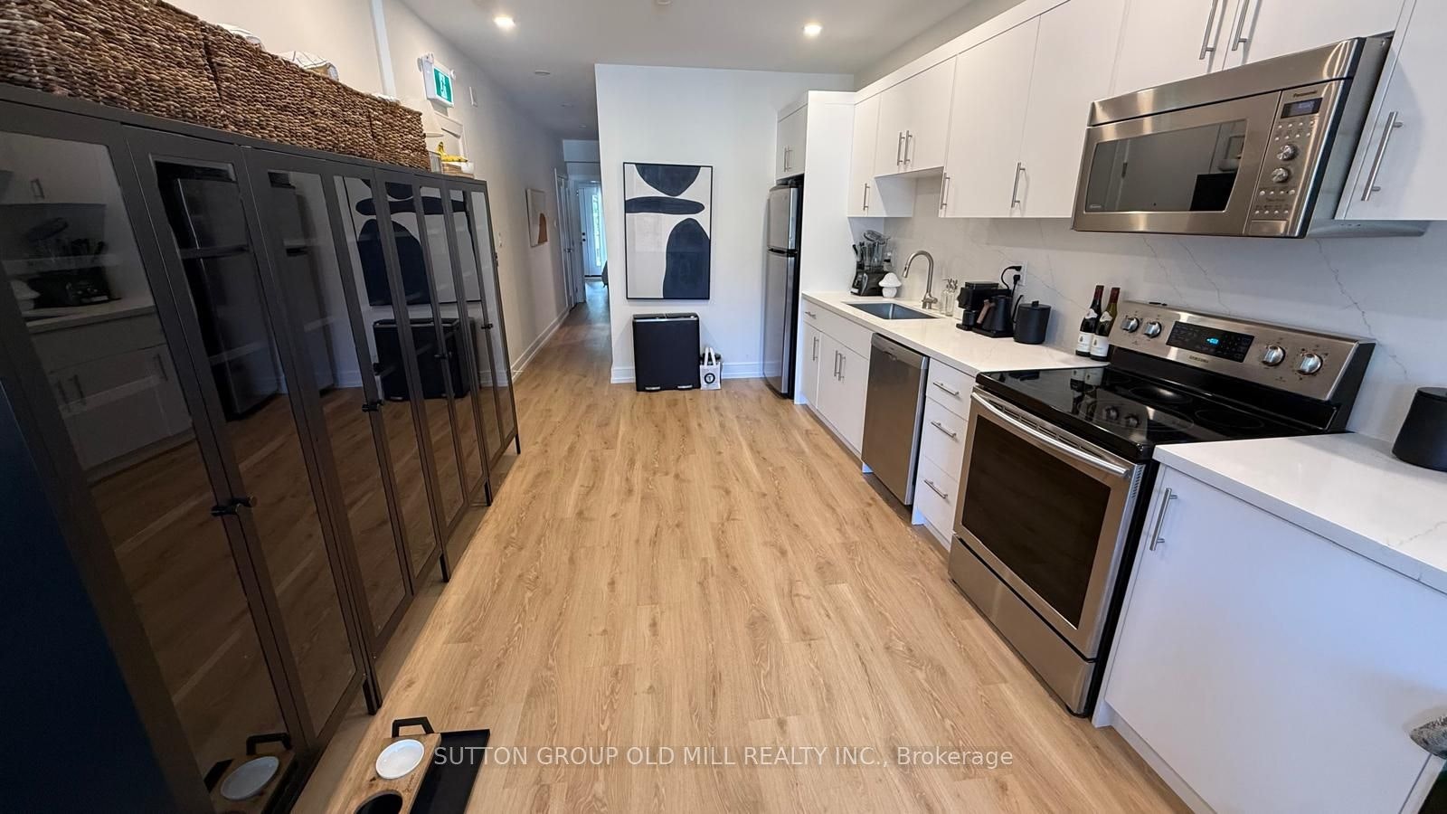 2nd Floor-3293 Dundas Street W, Toronto, ON, M6P 2A5 - 10