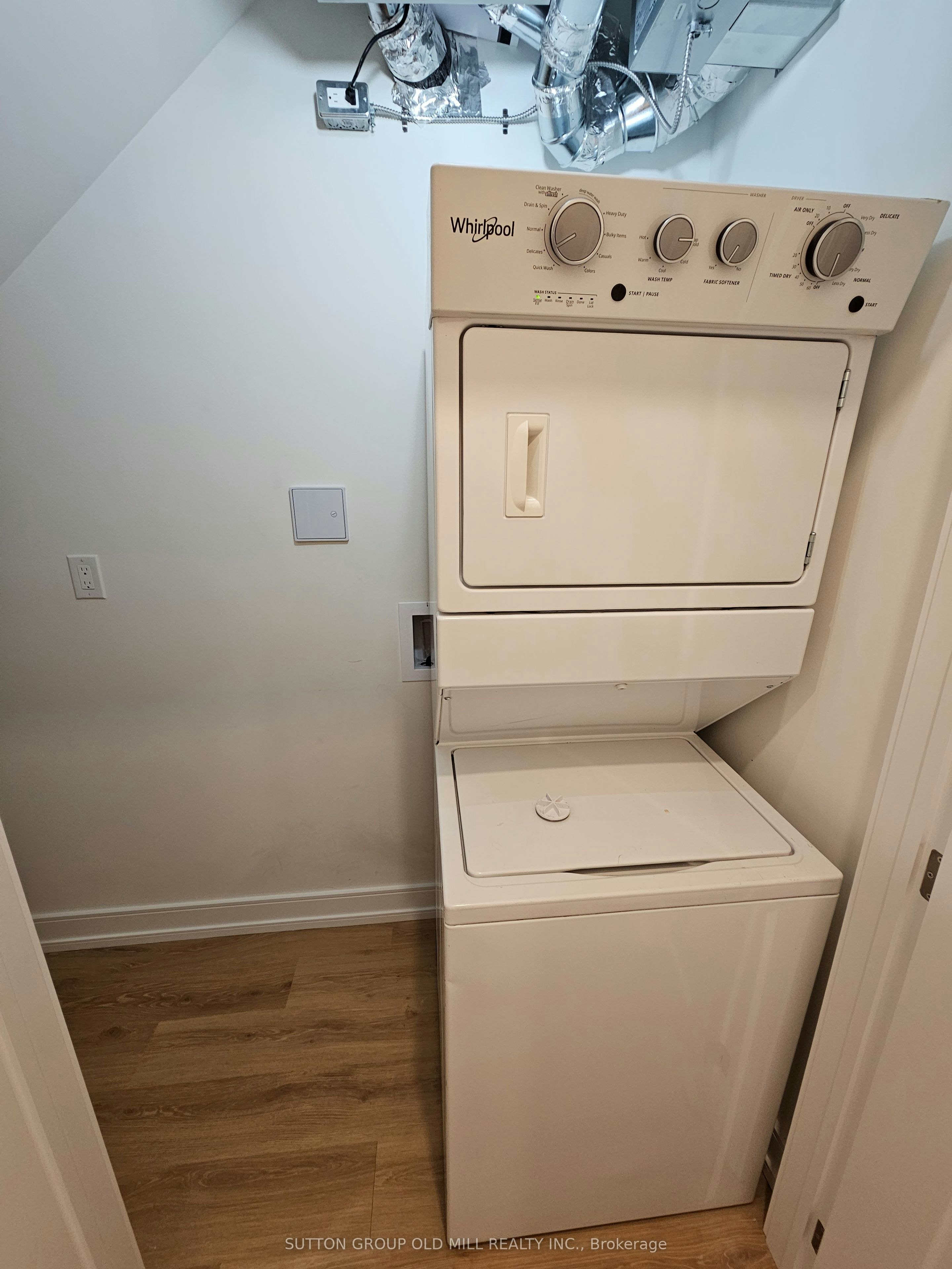 2nd Floor-3293 Dundas Street W, Toronto, ON, M6P 2A5 - 4