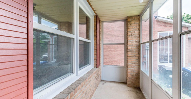 1124 Shagbark Crescent, Mississauga, ON, L5C 3N7 - 2