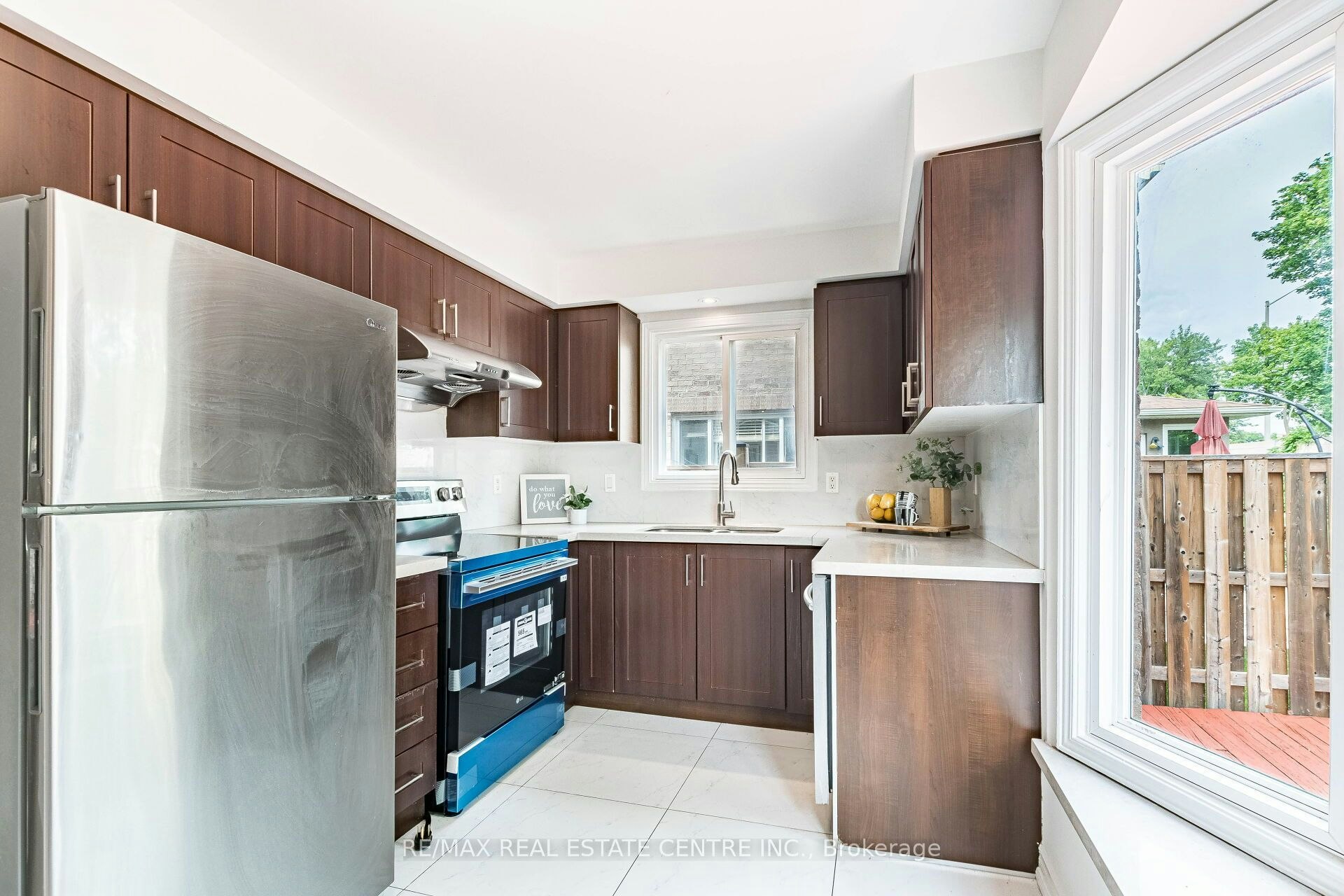 1124 Shagbark Crescent, Mississauga, ON, L5C 3N7 - 12
