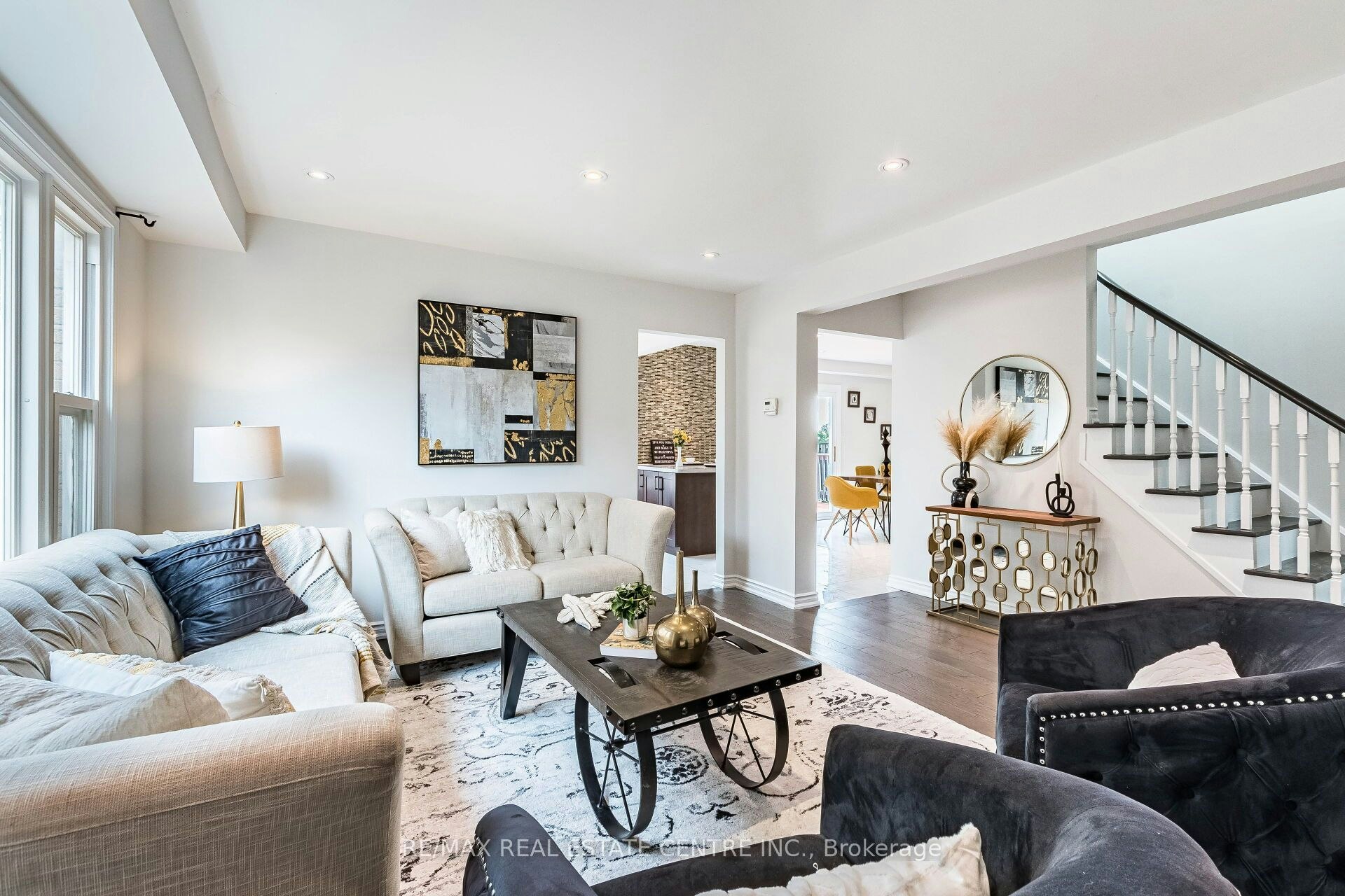 1124 Shagbark Crescent, Mississauga, ON, L5C 3N7 - 4
