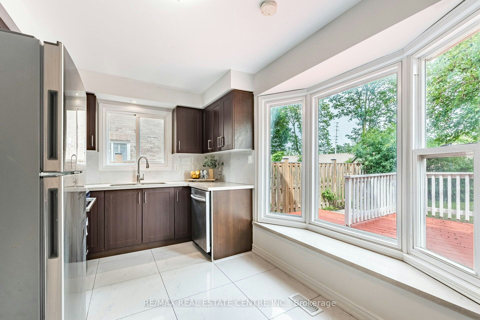 1124 Shagbark Crescent, Mississauga, ON, L5C 3N7 - 11