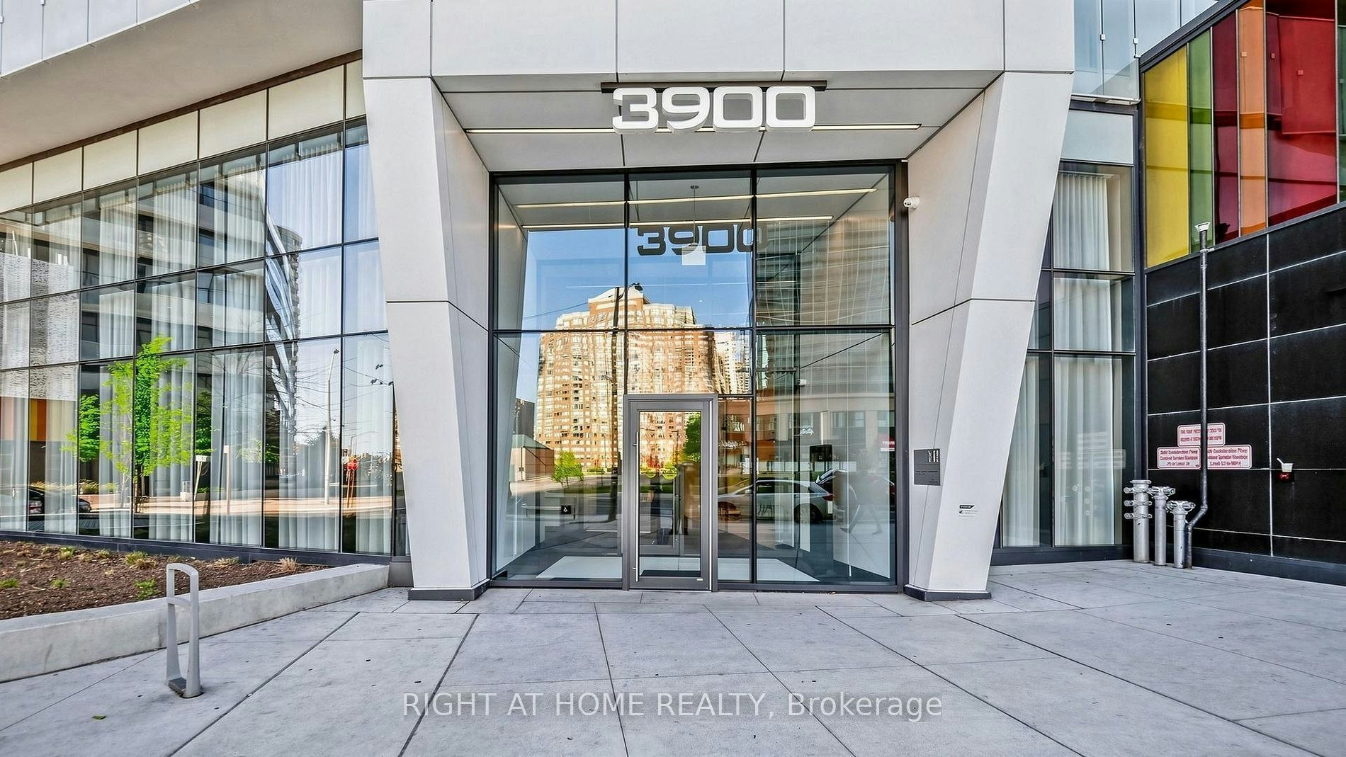 6001-3900 Confederation Parkway, Mississauga, ON, L5B 0M3 - 4
