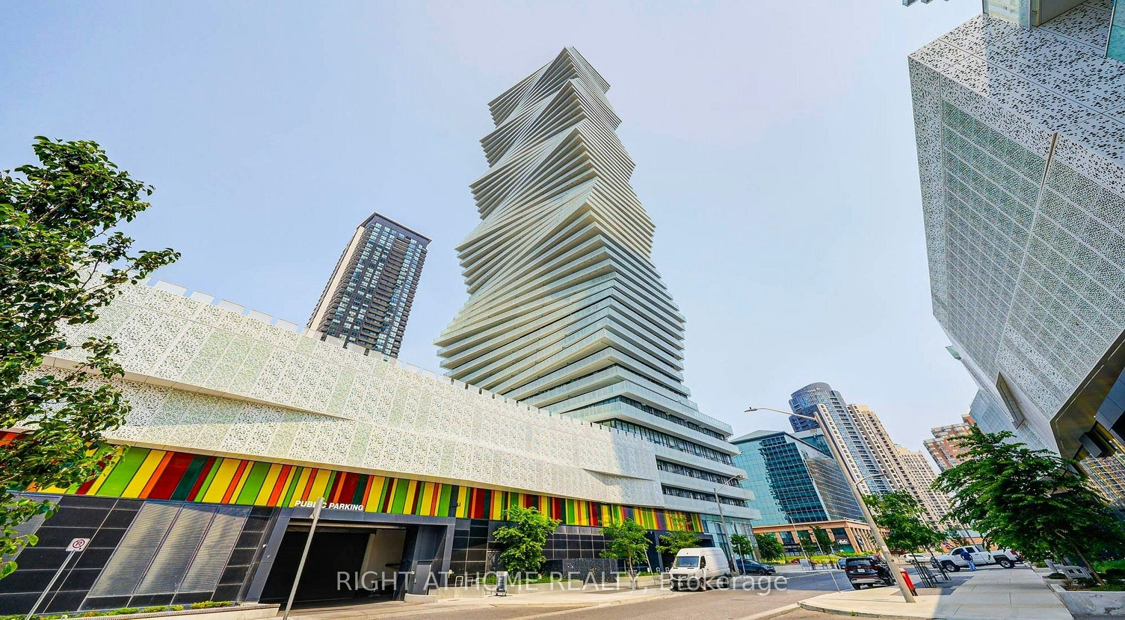 6001-3900 Confederation Parkway, Mississauga, ON, L5B 0M3 - 2