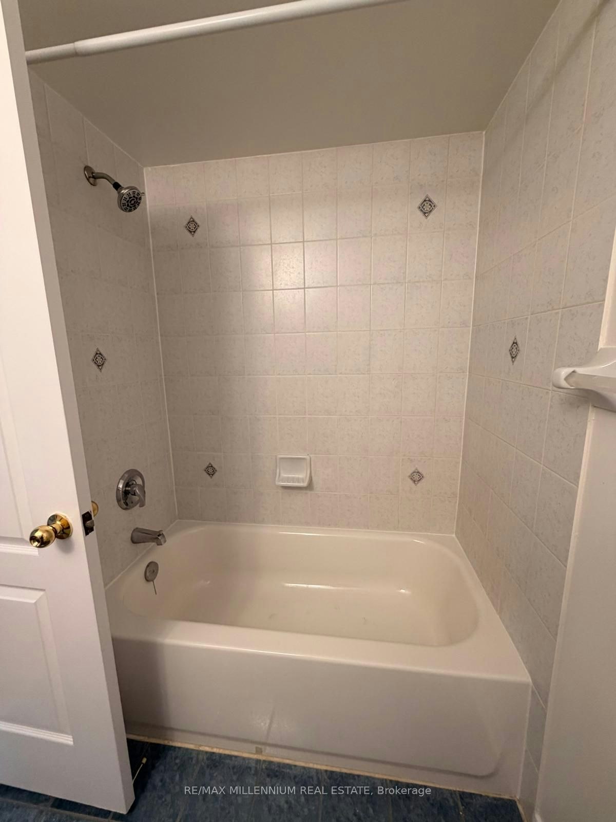 4 Flower Trail, Brampton, ON, L6P 1P1 - 5