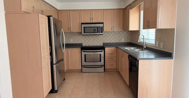 4 Flower Trail, Brampton, ON, L6P 1P1 - 8