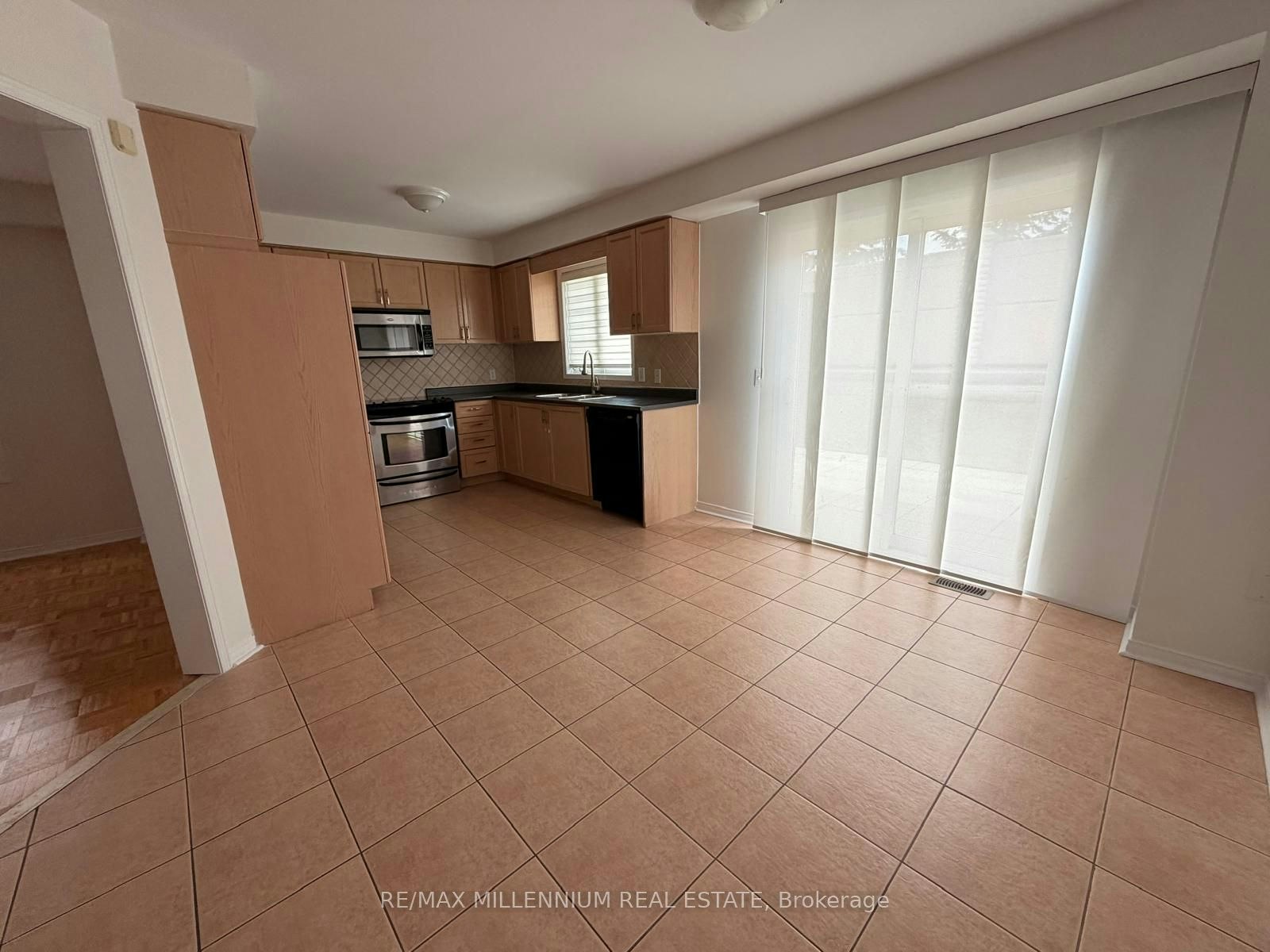 4 Flower Trail, Brampton, ON, L6P 1P1 - 6