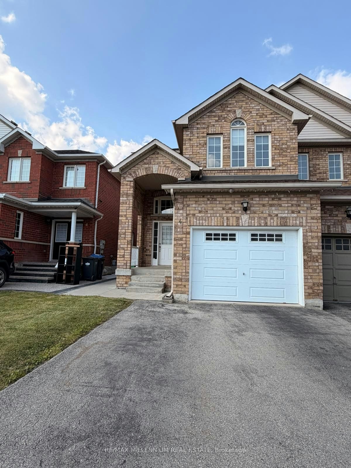 4 Flower Trail, Brampton, ON, L6P 1P1