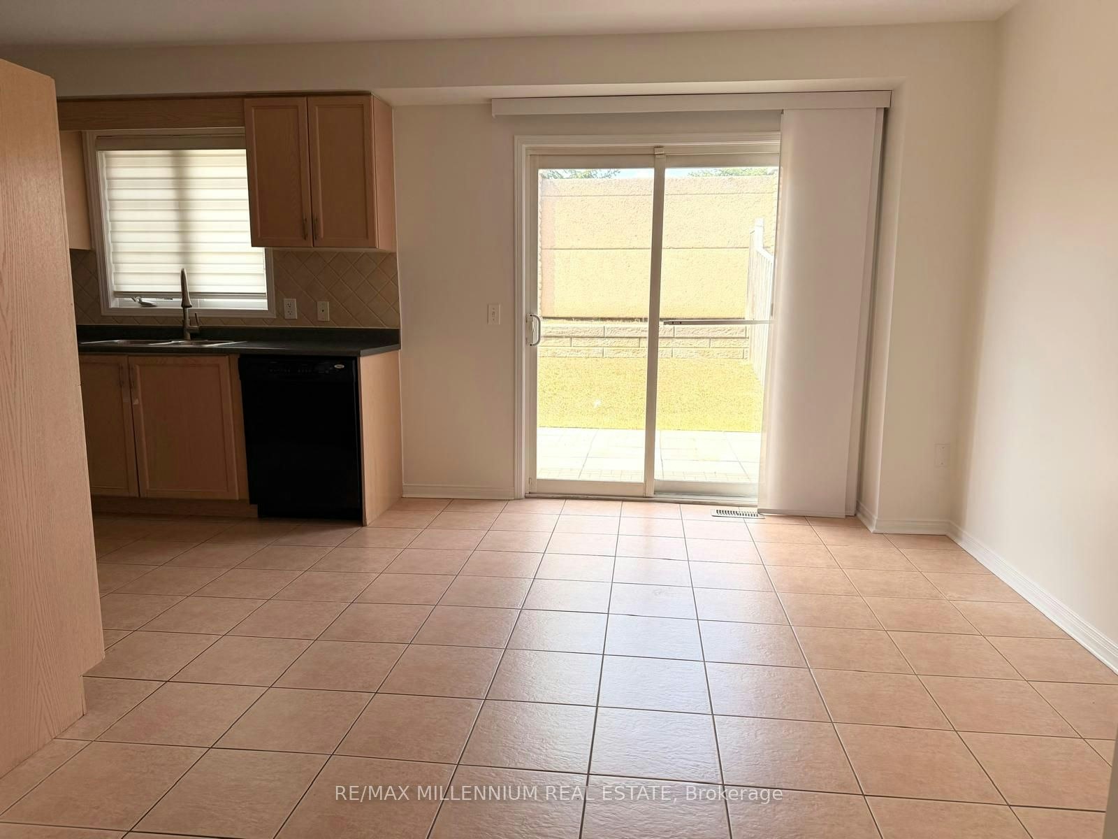 4 Flower Trail, Brampton, ON, L6P 1P1 - 13