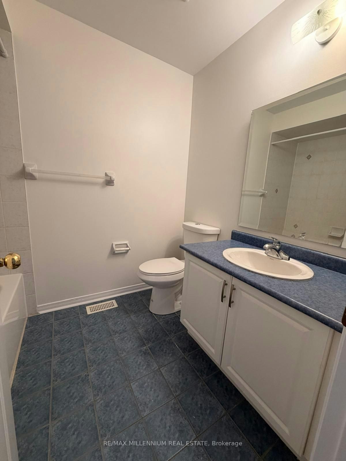 4 Flower Trail, Brampton, ON, L6P 1P1 - 11