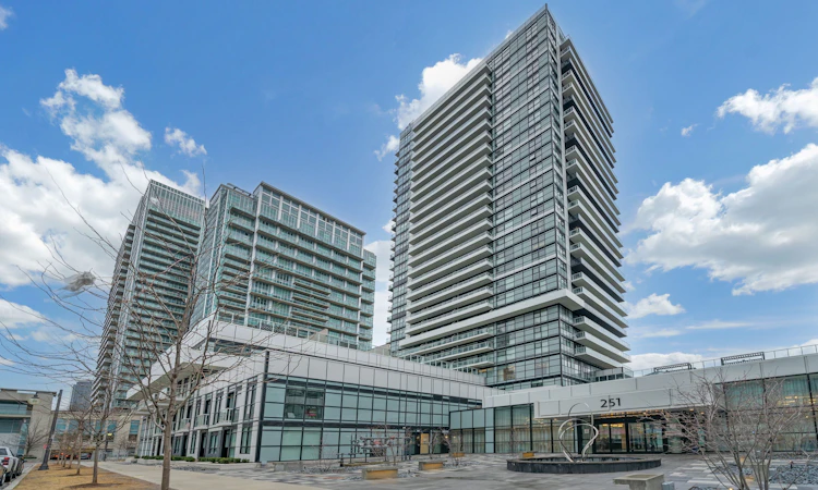 412-251 Manitoba Street