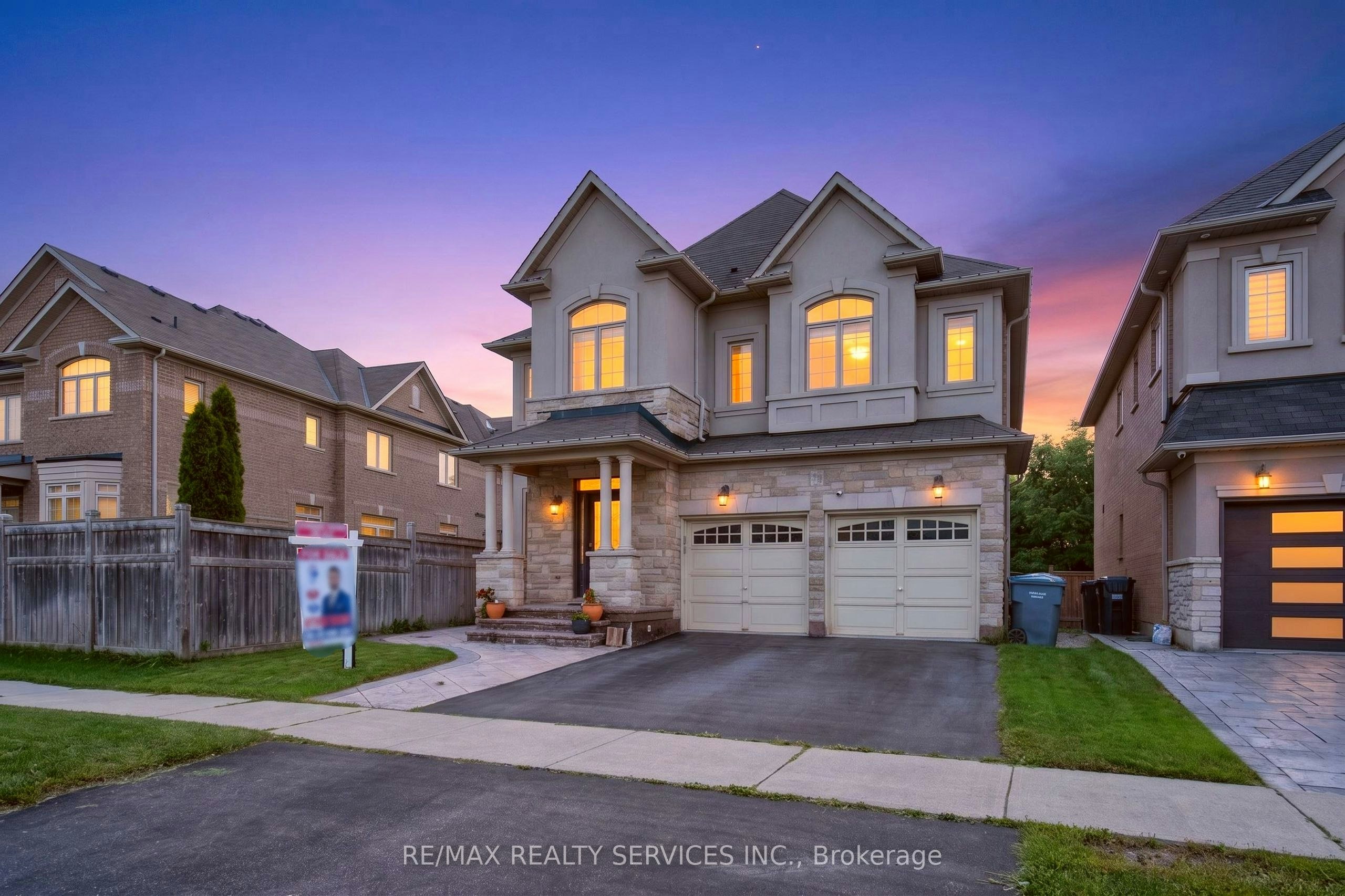 15 Bonnie Braes Drive, Brampton, ON, L6Y 0X5