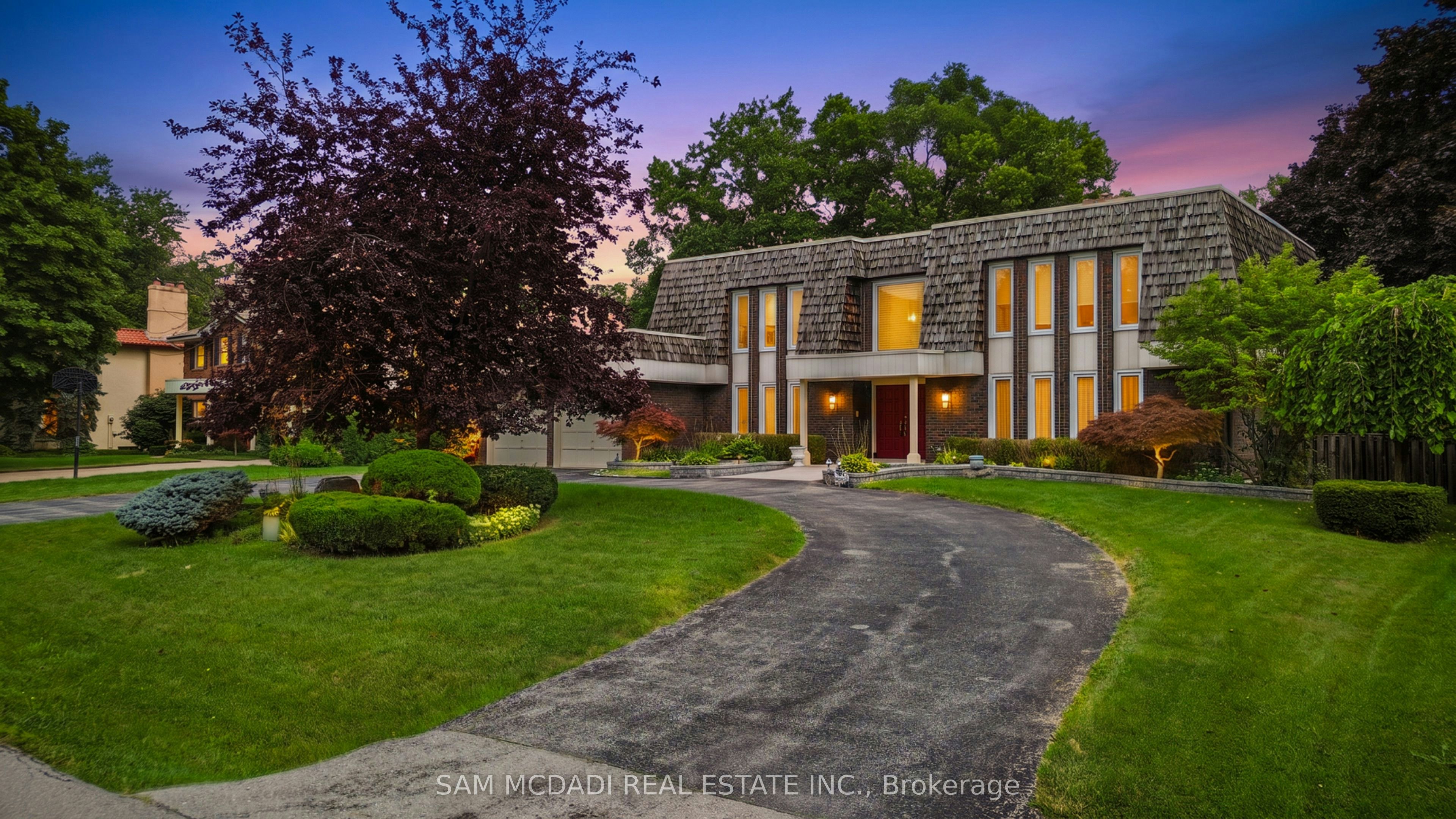2145 Oneida Crescent, Mississauga, ON, L5C 1V7