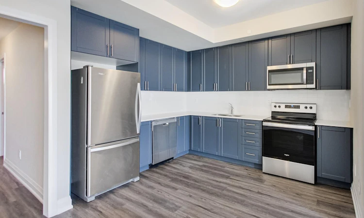 125-1585 Rose Way