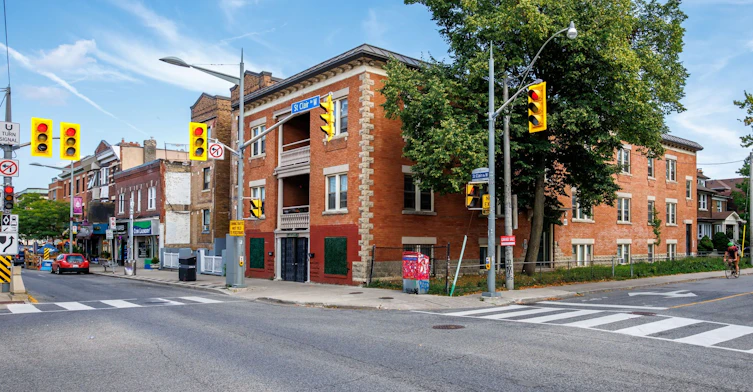 9-97 Northcliffe Boulevard, Toronto, ON, M6H 3H3