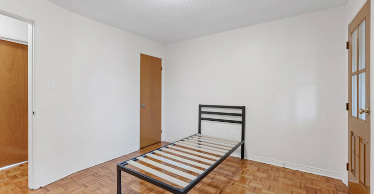 9-97 Northcliffe Boulevard, Toronto, ON, M6H 3H3 - 12