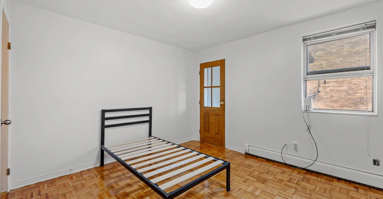 9-97 Northcliffe Boulevard, Toronto, ON, M6H 3H3 - 11