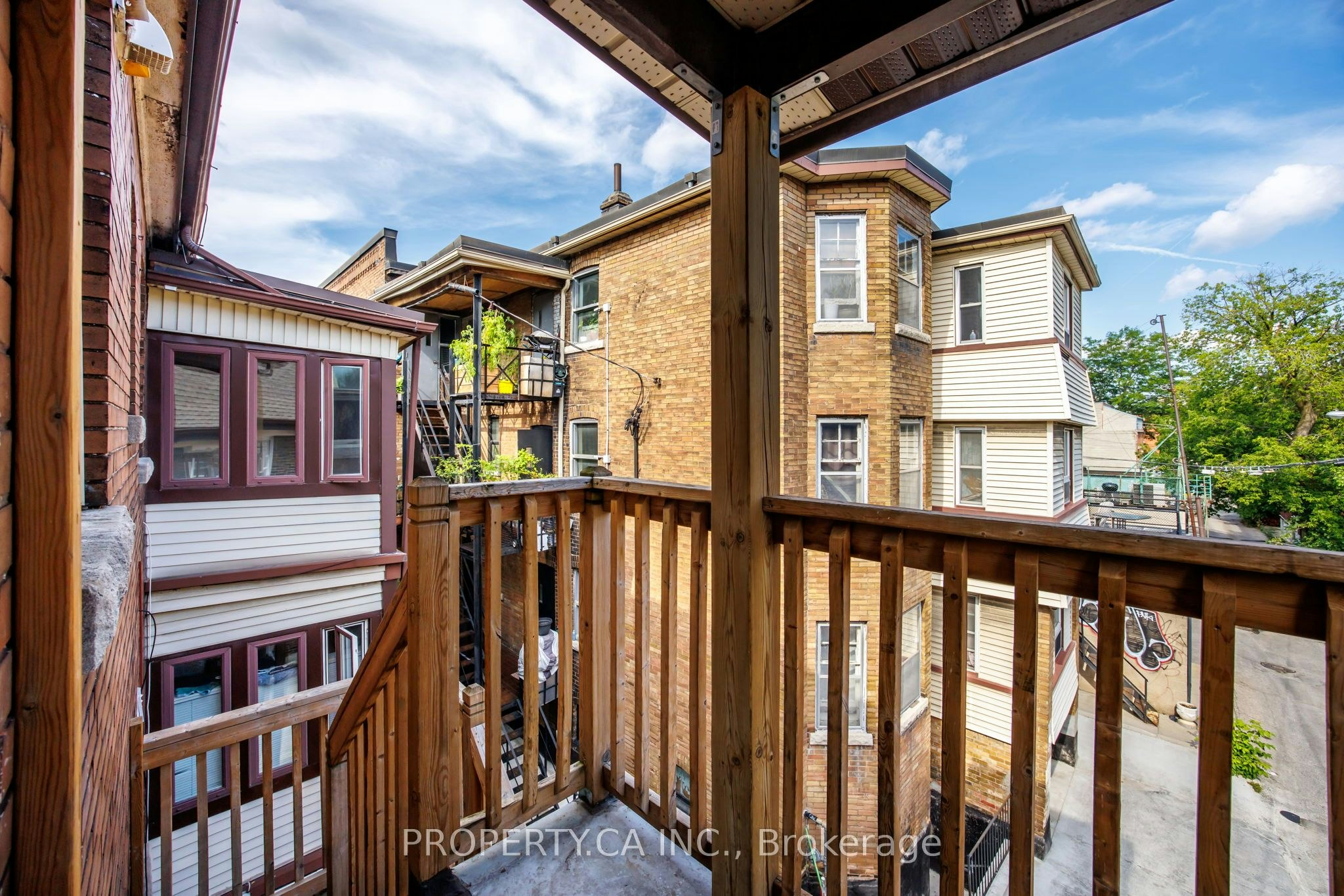 9-97 Northcliffe Boulevard, Toronto, ON, M6H 3H3 - 19