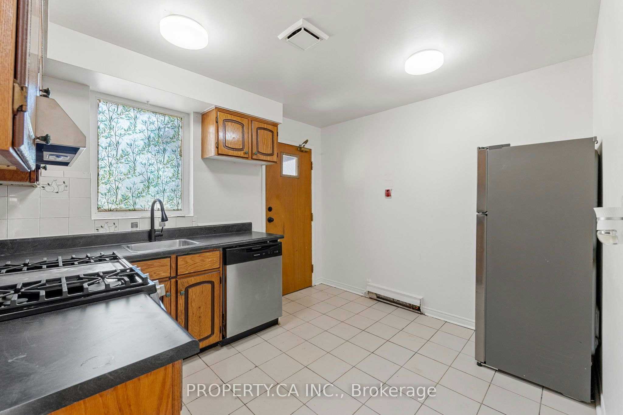 9-97 Northcliffe Boulevard, Toronto, ON, M6H 3H3 - 16