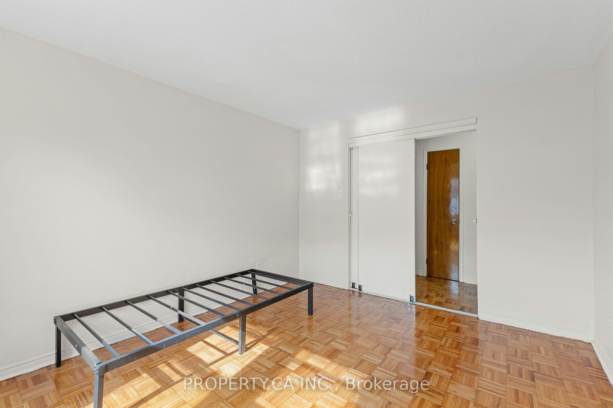 9-97 Northcliffe Boulevard, Toronto, ON, M6H 3H3 - 7